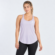 Blusa deportiva Ivi lila para mujer, vista frontal con escote redondo, tirantes y bajo curvo