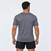 Camiseta deportiva Essentials Grama gris para hombre, vista posterior