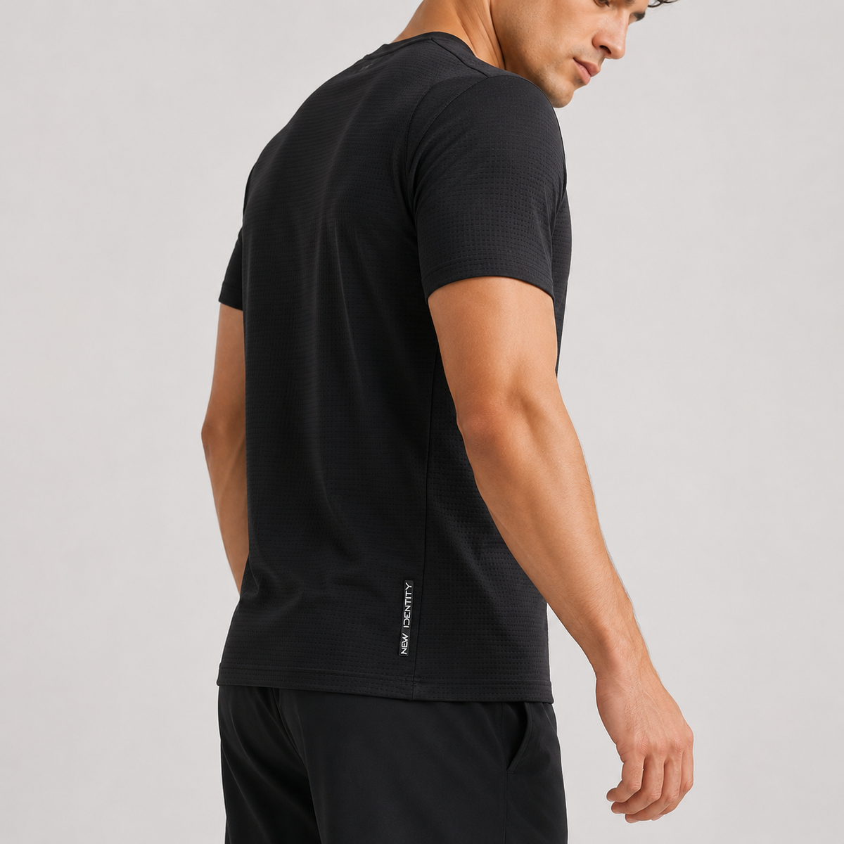 Vista lateral de Camiseta Lexis en color negro [color:negro]