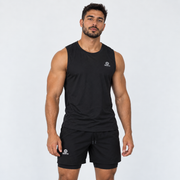 Camisilla Essentials negra para hombre incluida en G-Pack x3, vista frontal