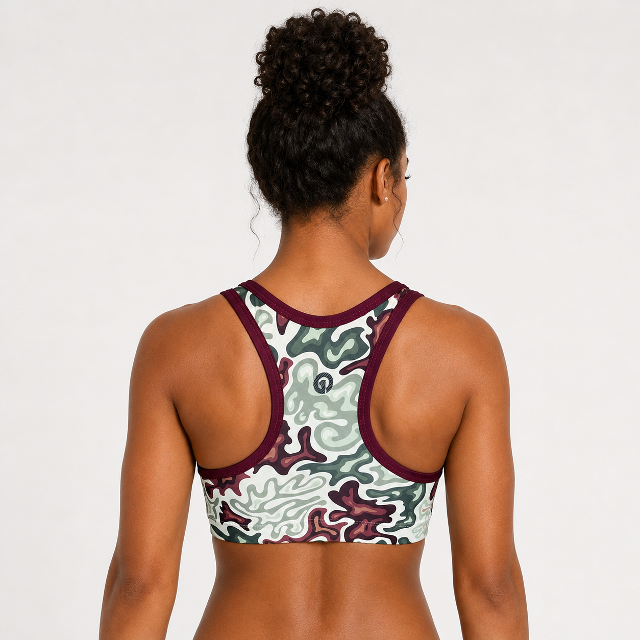 Top Sublimado 26 para mujer, vista posterior en sublimado blanco, verde y vino